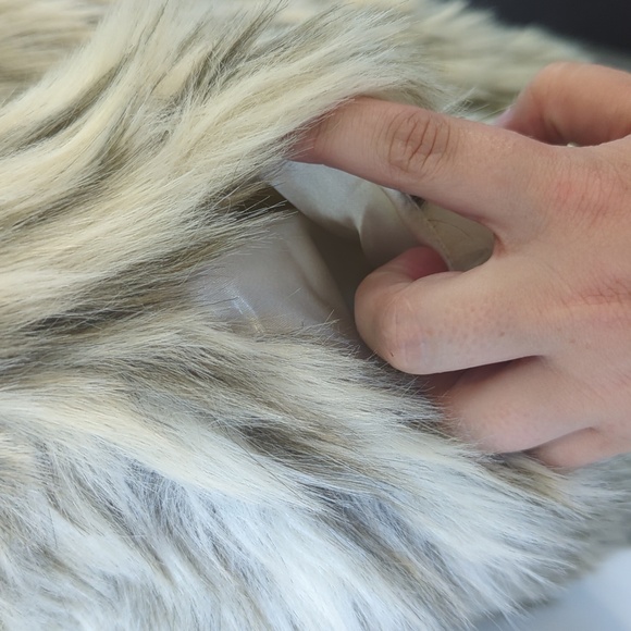 BNWOT Cynthia Rowley Faux Fur Vest - Picture 3 of 10